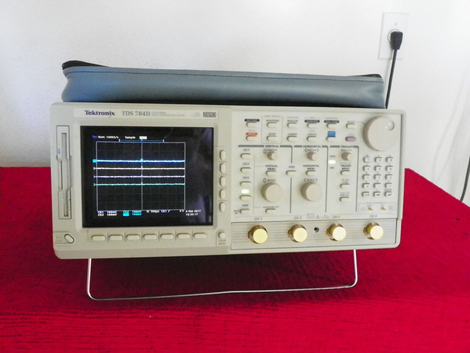 Tektronix TDS784d oscilloscope opt 13/1f/2f/2c/4c 1Ghz 4Gs/s Tektronix TDS784d oscilloscope opt 13/1f/2f/2c/4c 1Ghz 4Gs/s